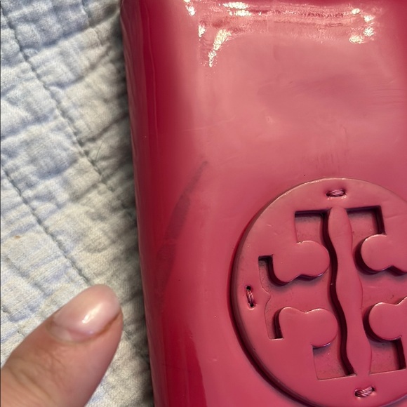 Tory Burch Fuchsia magenta Patent Leather Zip continental Wallet as Is - Picture 3 of 16